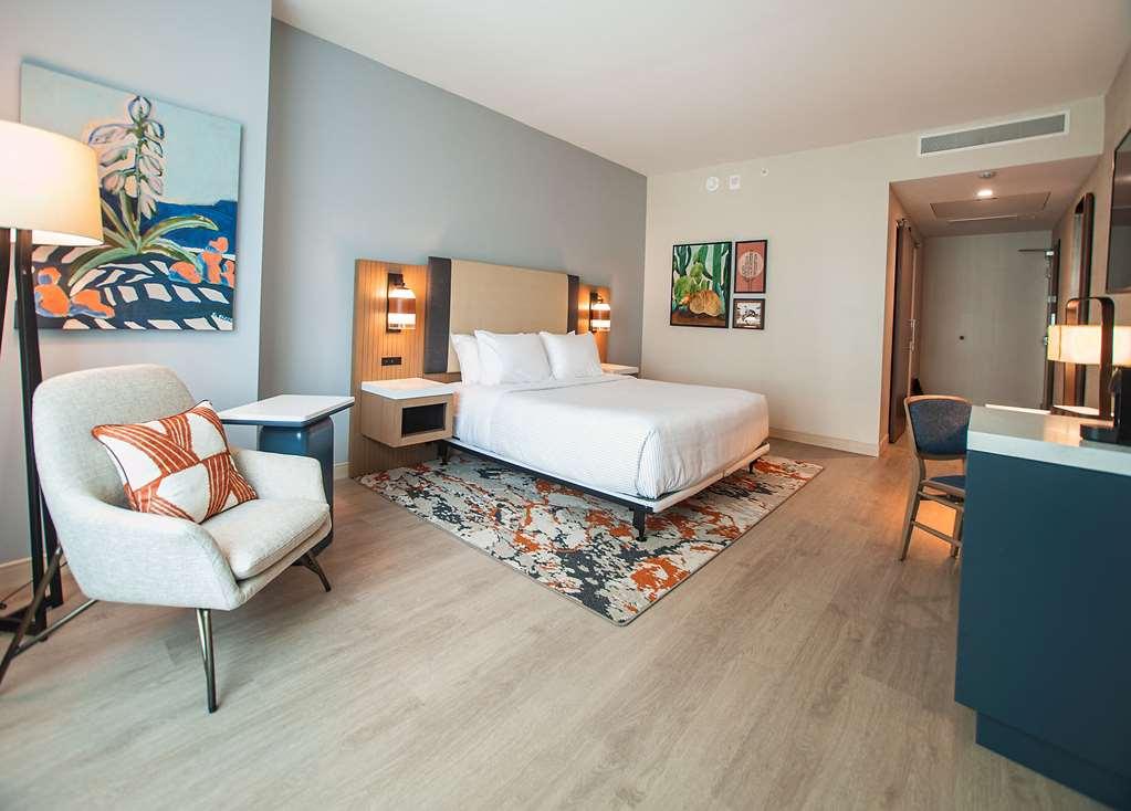 Cambria Hotel Austin Downtown Room photo