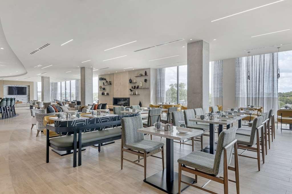 Cambria Hotel Austin Downtown Restaurant photo