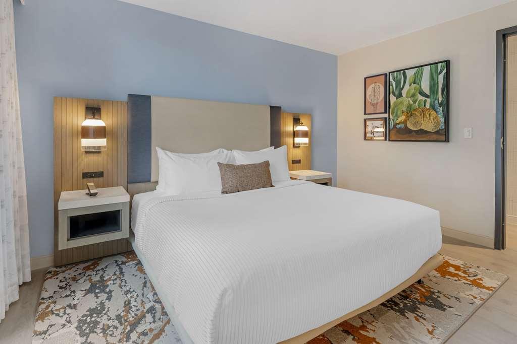 Cambria Hotel Austin Downtown Room photo
