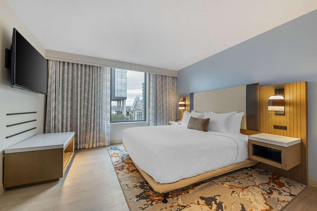 Cambria Hotel Austin Downtown Room photo